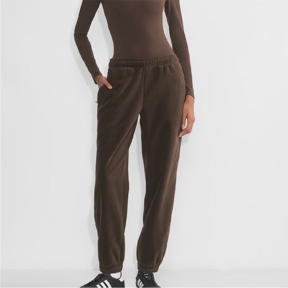 Aritzia Brown Jogger Sweats